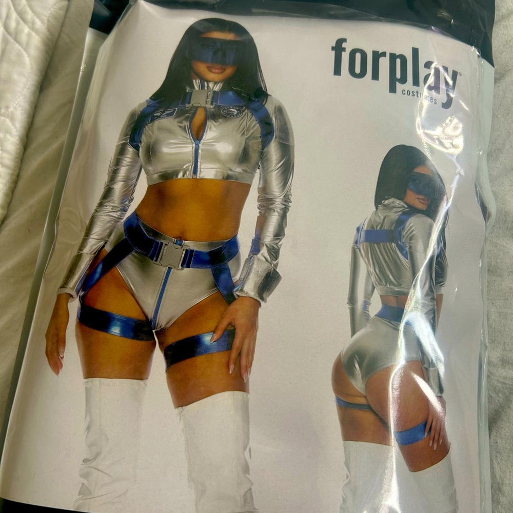 New never been worn astronaut costume.
